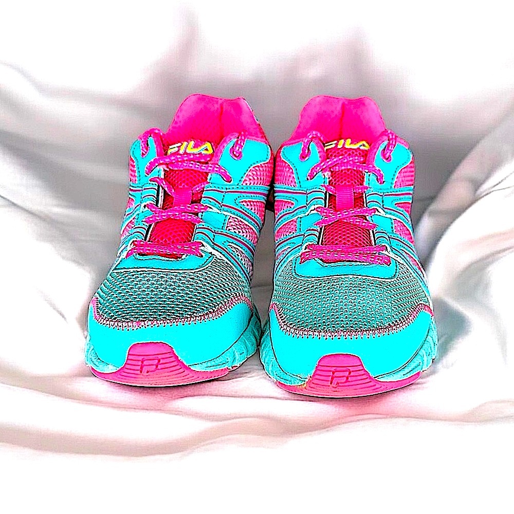 EUC! FILA WOMENS TURQUOISE AND PINK RUNNING SHOES